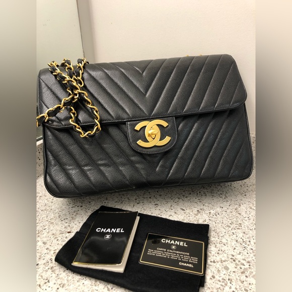 CHANEL Chevron Jumbo XL Caviar - Picture 11 of 16